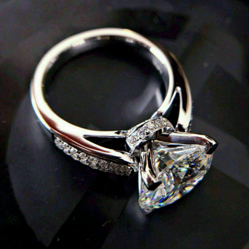 Korean version of light luxury fashion four claw flower bud simulation diamond ring engagement and proposal ring - Image 2